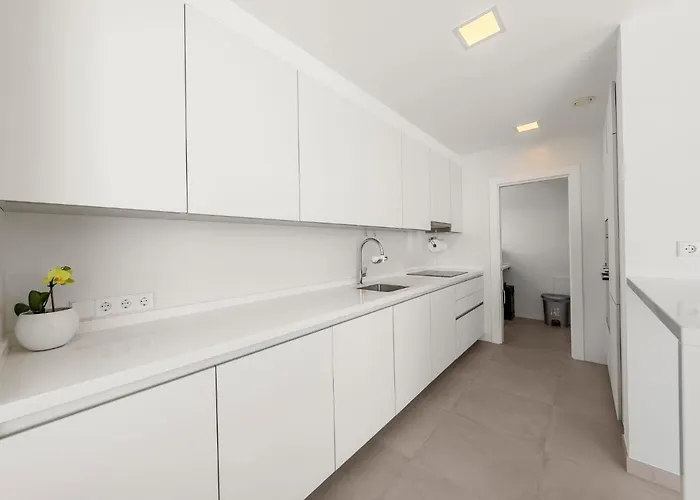 Lirios View By Interhome וילה *