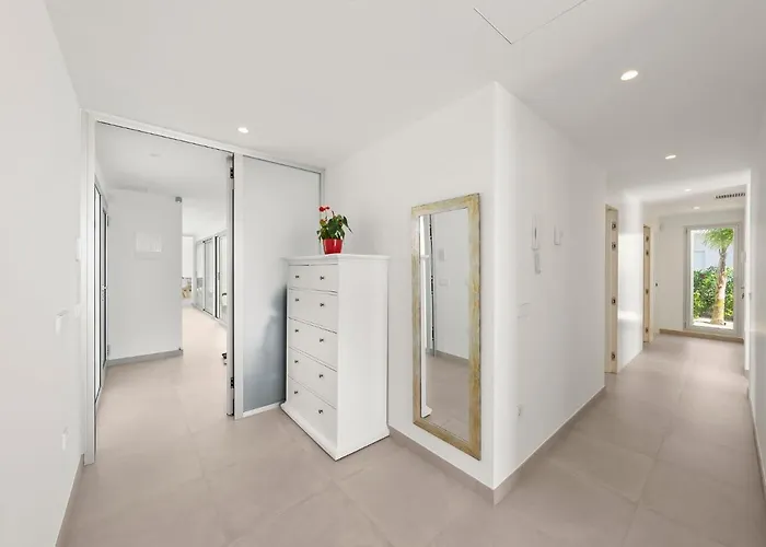 Lirios View By Interhome וילה *