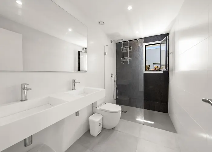 Lirios View By Interhome וילה *