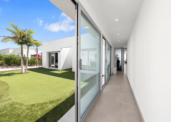 וילה Lirios View By Interhome *