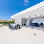 ヴィラ Lirios View By Interhome *